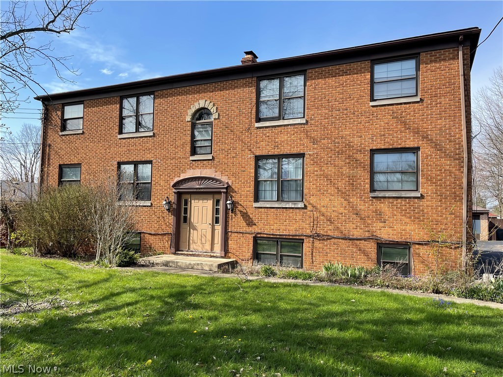 Mid century charm in quiet Fairlawn brick building. This two bedroom unit is located on top floor with a front and back entrance. Cozy eat in Kitchen with electric stove and refrigerator. Communal coin operated laundry. No more scrapping snow off your car, For additional $25 add detached remote garage for vehicle or use for extra storage. Close to Highway and Stores, Copley Fairlawn School Distract. Proof of Renters Insurance required. No PETS! Renters Insurance Required, Min credit score 600.