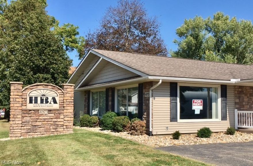 Commercial space for lease on Cleveland Rd. High traffic area with great exposure. 728 sq ft. owner pays all utilities. Plenty of parking.