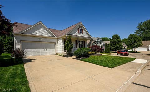 Homes For Sale - 4117 Keswick Drive<br/> Brunswick, OH 44212