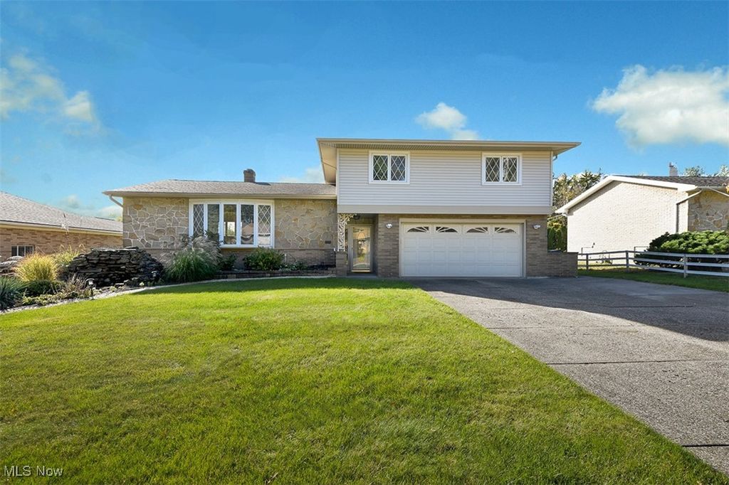 Photo of 317 Park Drive, Brooklyn Heights, OH 44131 (MLS # 5168685)