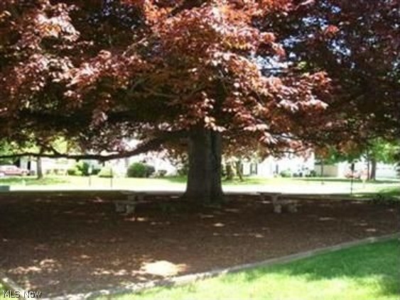 Village Green Condos 02 - Residential