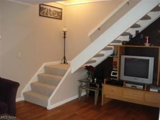 Village Green Condos 02 - Residential