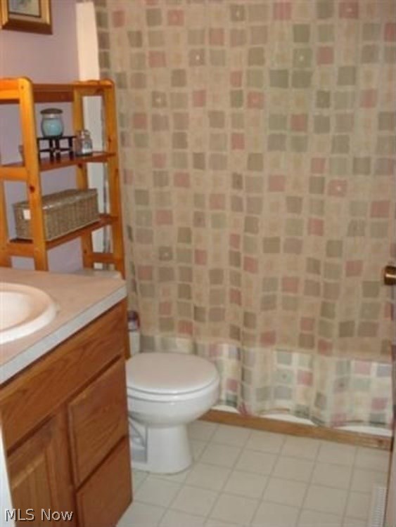 Village Green Condos 02 - Residential