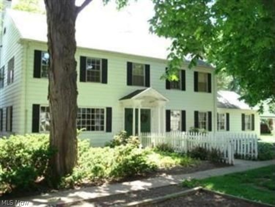 Village Green Condos 02 - Residential