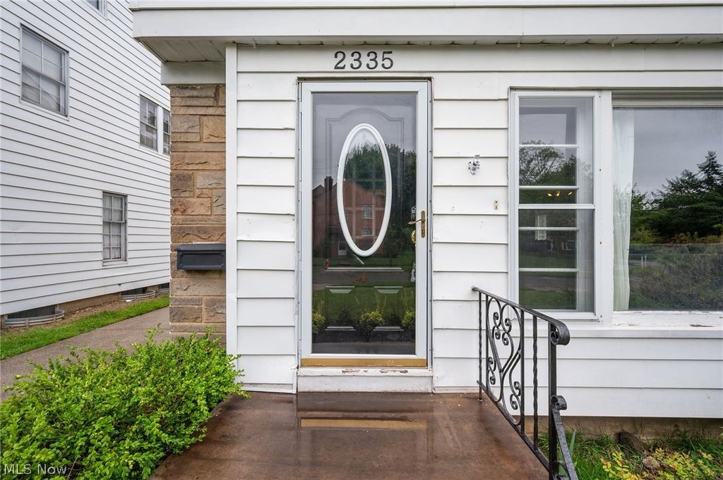 Photo of 2335 Traymore Road, University Heights, OH 44118 (MLS # 5212097)