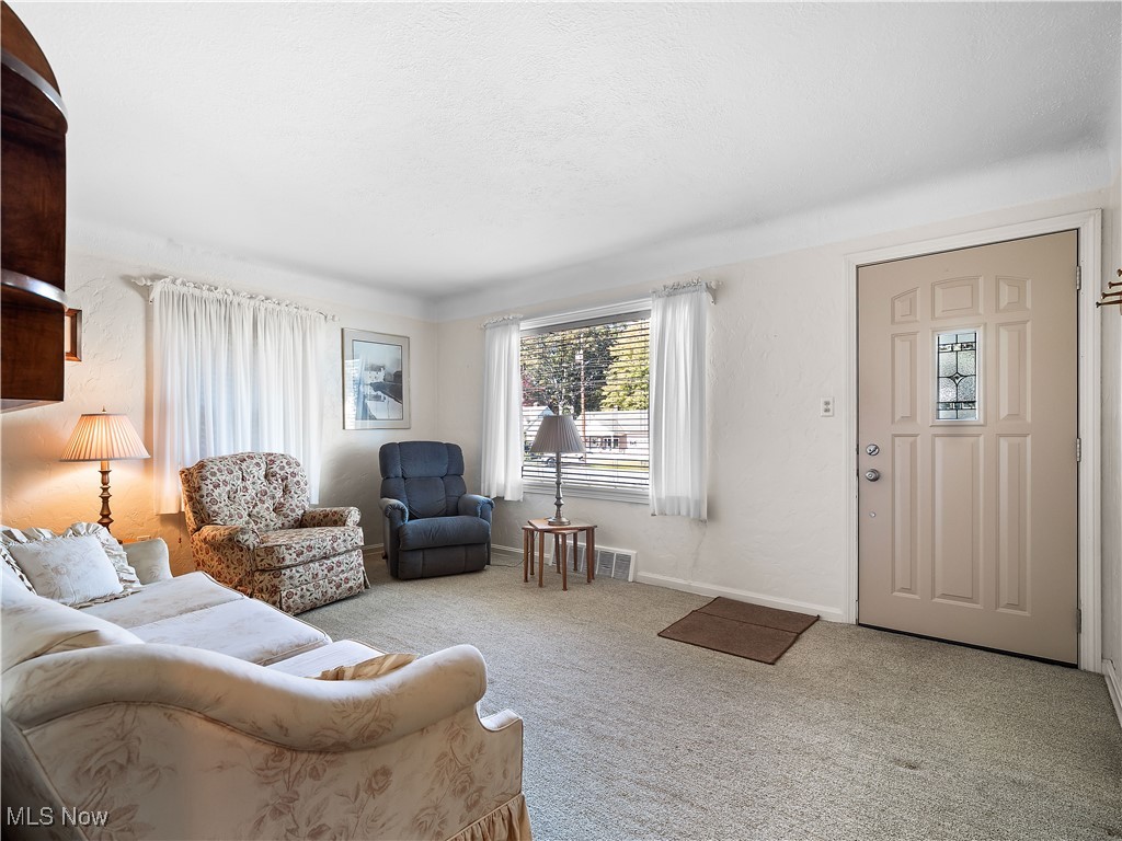 5211 W Ridgewood Drive