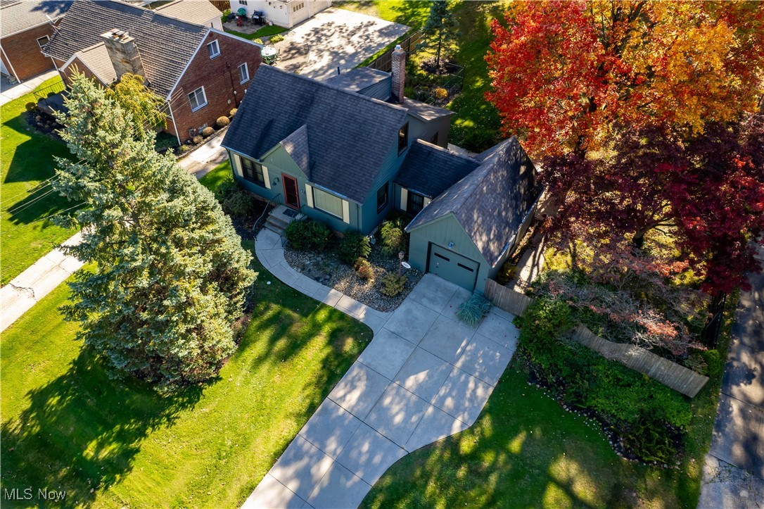 5211 W Ridgewood Drive