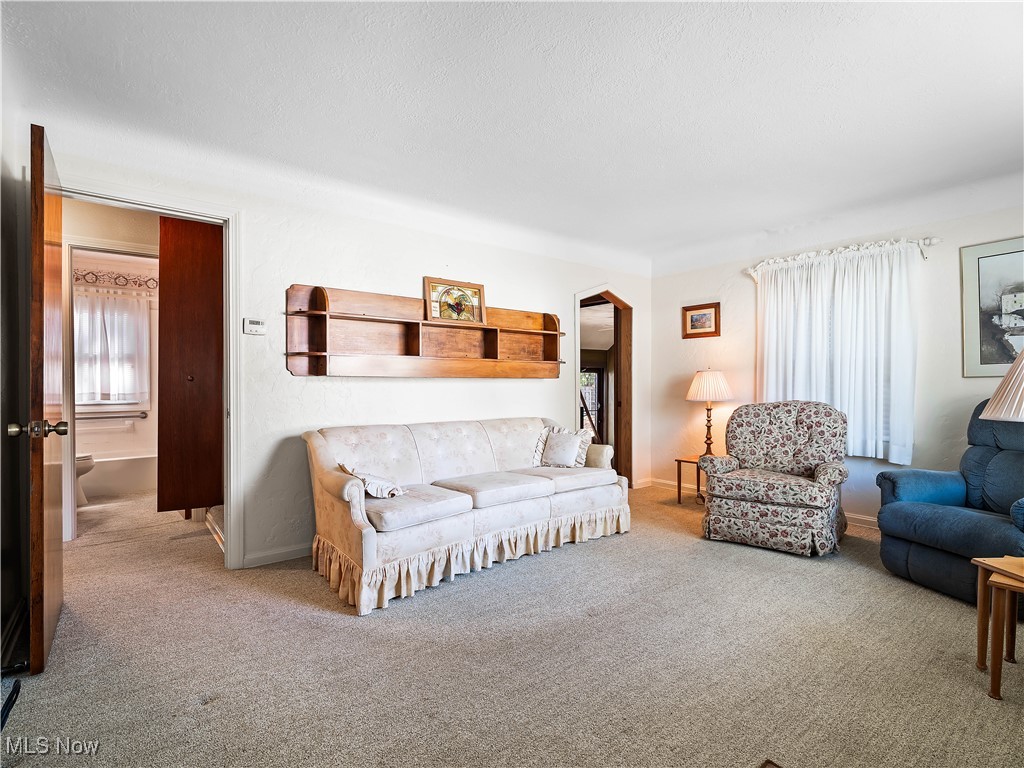 5211 W Ridgewood Drive