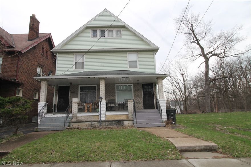 Investors Alert! Cash flow ready duplex in Cleveland. Each unit offers three bedrooms, and one full bath. Large separate basements with laundry area. Don't miss out on the opportunity for passive income with this fantastic investment property!
