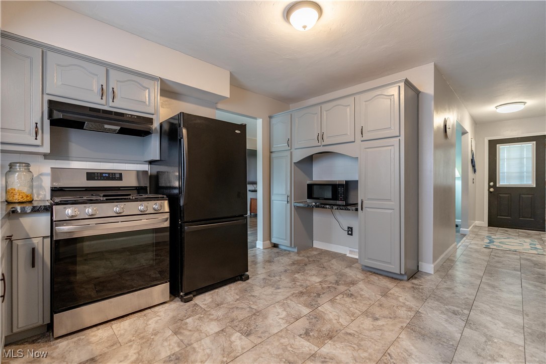8115 Turquoise Avenue, Canton, Ohio image 10