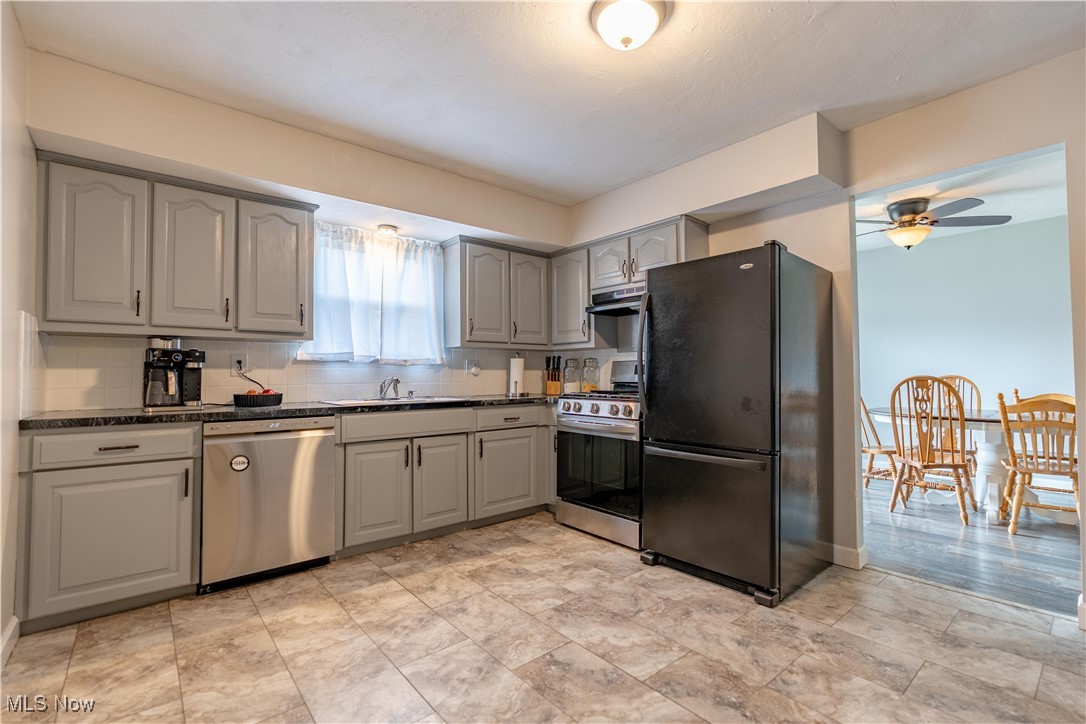 8115 Turquoise Avenue, Canton, Ohio image 8