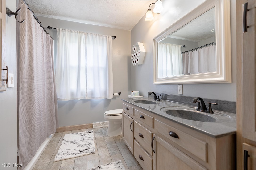 8115 Turquoise Avenue, Canton, Ohio image 22