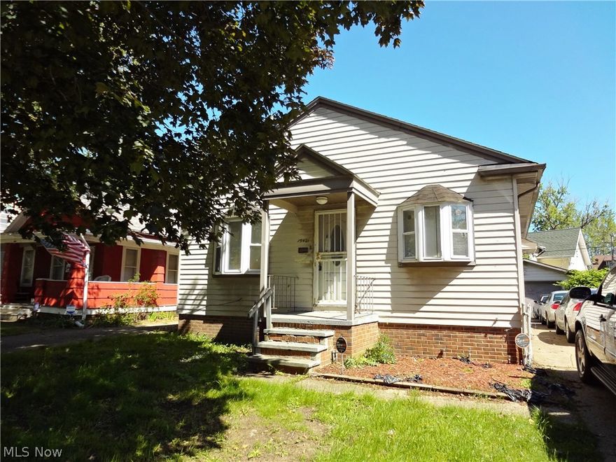 Cleveland Ranch Offers One Floor Living With 3 Bedrooms and 2 Full Baths.  Barely 3 Blocks From the Waterloo District. Comes Fully Applianced. Updates Include: Newer Front Door, Newer Breaker Box, Newer Plumbing, New Roof 2013, Updated Bath 2016, Ceiling Fans In Every Room, All Newer Windows and Glass Block. Alarm System Can Stay.