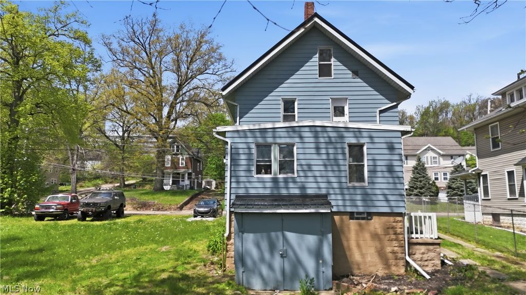 Photo of 1111 East Avenue, Akron, OH 44307 (MLS # 5204775)