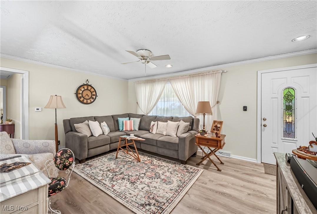 New Waterford, Ohio 44445, United States, 3 Bedrooms Bedrooms, ,2 BathroomsBathrooms,Residential,Active,209085