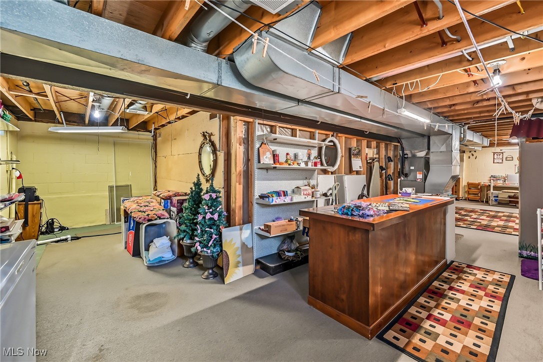 New Waterford, Ohio 44445, United States, 3 Bedrooms Bedrooms, ,2 BathroomsBathrooms,Residential,Active,209085