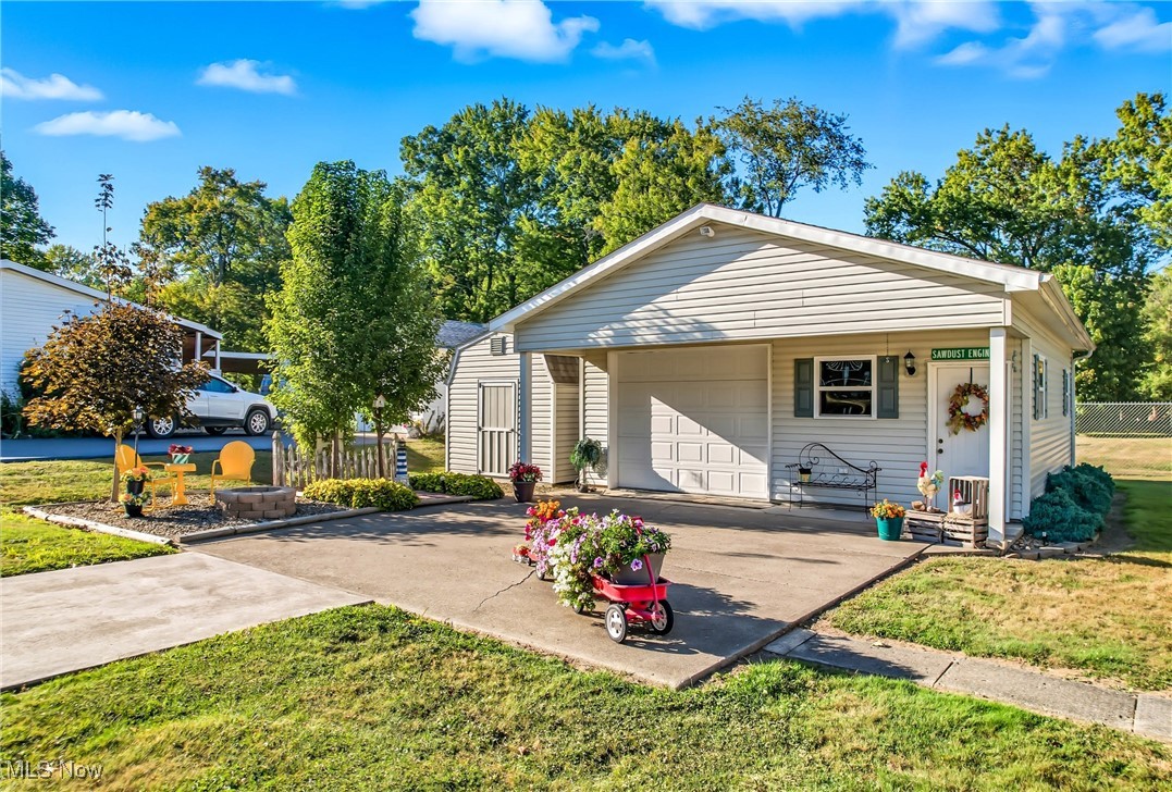 New Waterford, Ohio 44445, United States, 3 Bedrooms Bedrooms, ,2 BathroomsBathrooms,Residential,Active,209085