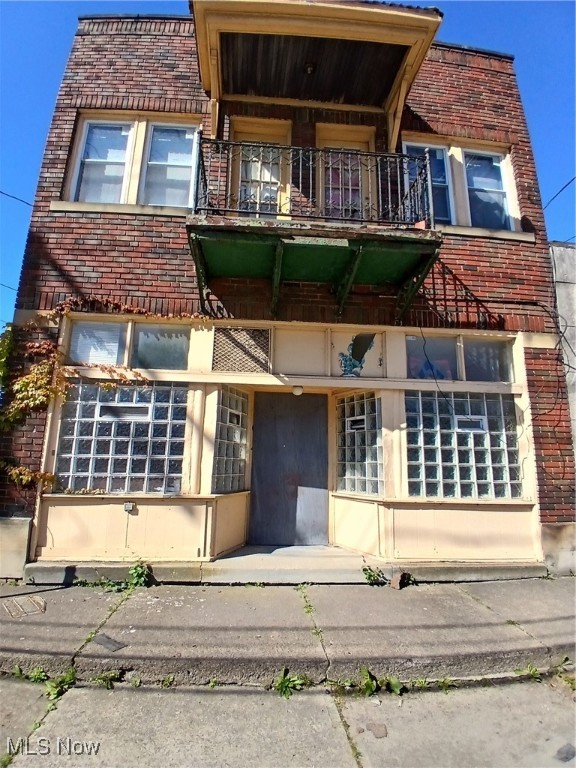 Investment Opportunity in the Heart of Collinwood! This mixed-use property offers a versatile storefront, two spacious apartments, and an additional residential unit on the lot—ideal for an owner-occupant or savvy investor. Built in 1920 and boasting 3,679 square feet, this historic gem blends commercial potential with residential income. The high-visibility storefront is perfect for retail or office use, while the upstairs units provide steady rental cash flow. Conveniently located near major roads, public transportation, and local amenities. Don’t miss out on this rare multi-unit opportunity with endless possibilities!