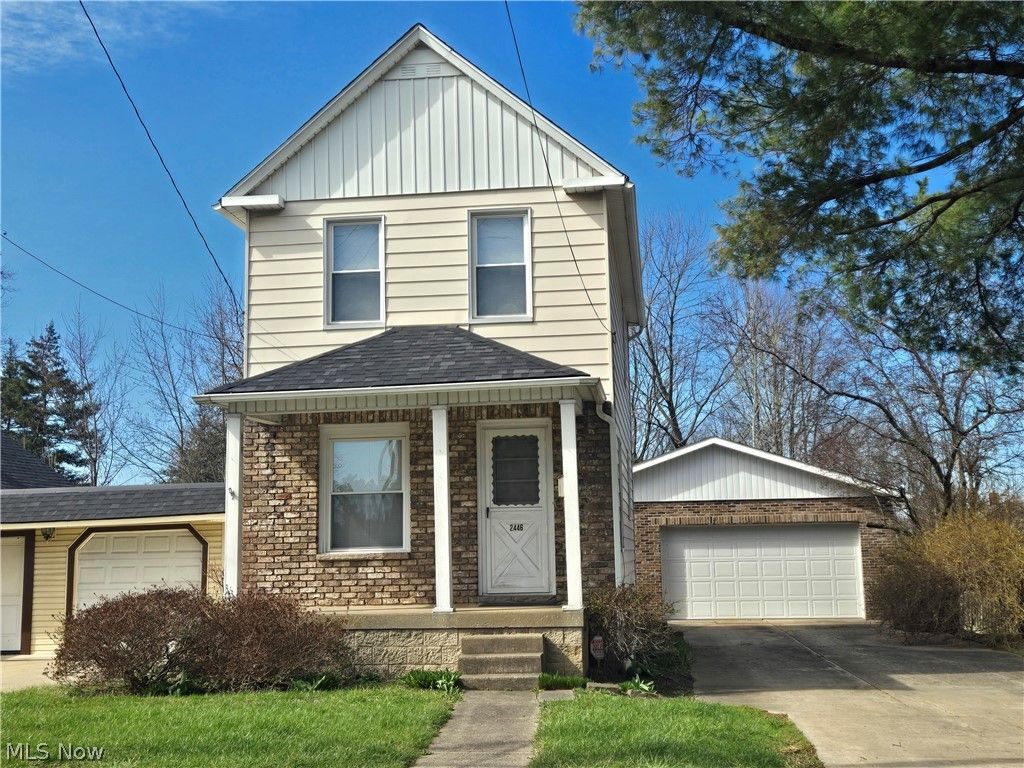 Photo of 2446 Vestal Road, Youngstown, OH 44509 (MLS # 5196975)