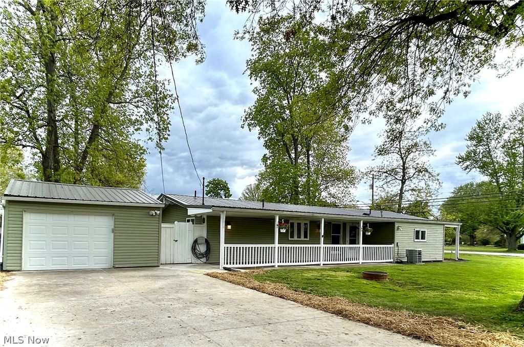 Photo of 5573 Martin AVE, Vermilion, OH 44089 (MLS # 5206697)