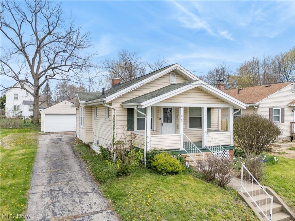 Photo of 829 Indian Trail, Akron, OH 44314 (MLS # 5200569)