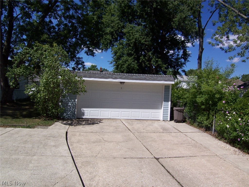 Lyndhurst Manor - Residential