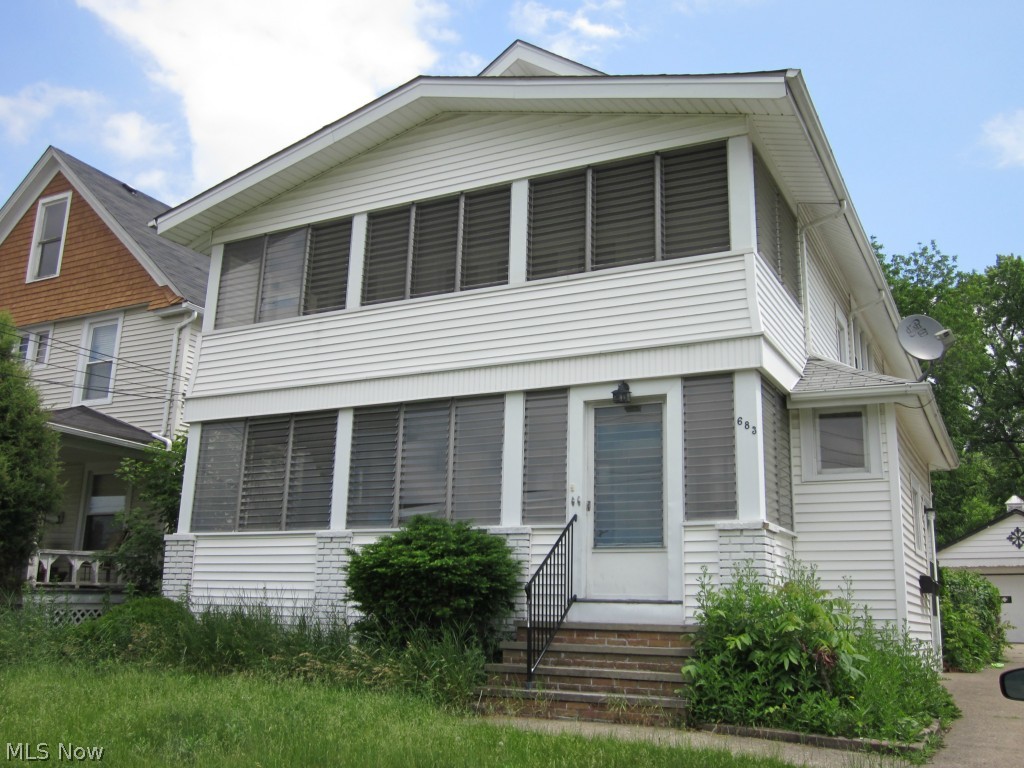 Collins & Robinsons - Residential Income