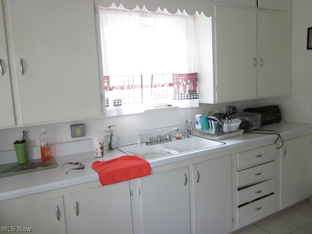 Collins & Robinsons - Residential Income