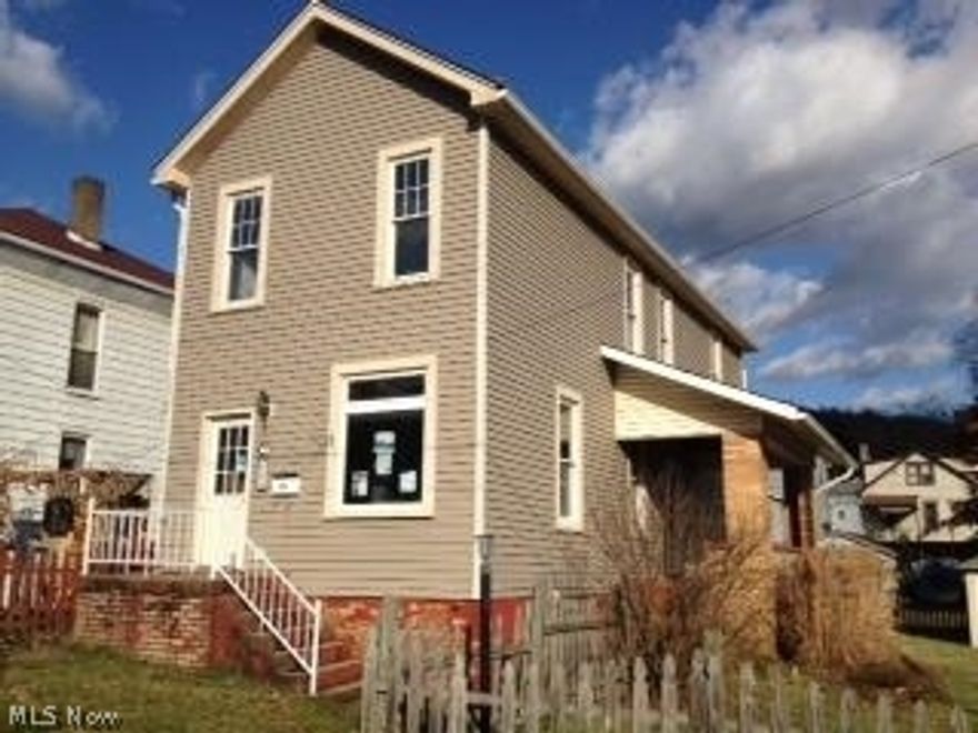 Great size 2 story colonial with 3 bedrooms!  Detached single car garage.  Level corner fenced yard.  Terrific investment property!