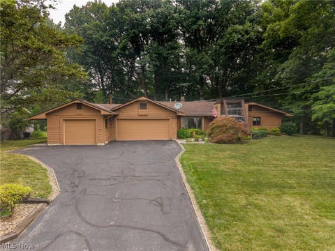 Homes For Sale - 662 Barrett Road<br/> Berea, OH 44017