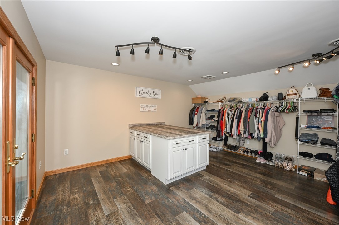 Roaming Shores - Residential