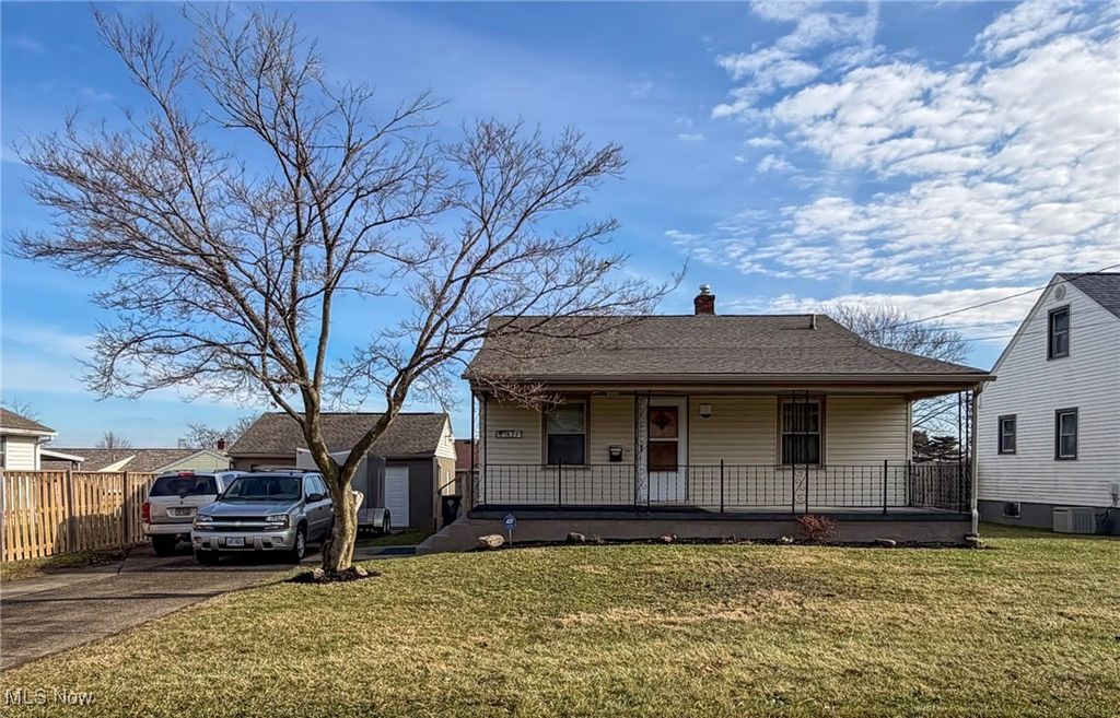 Photo of 433 N Hartford Avenue, Youngstown, OH 44509 (MLS # 5178764)