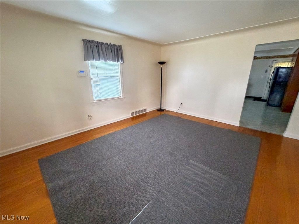 Photo of 433 N Hartford Avenue, Youngstown, OH 44509 (MLS # 5178764)