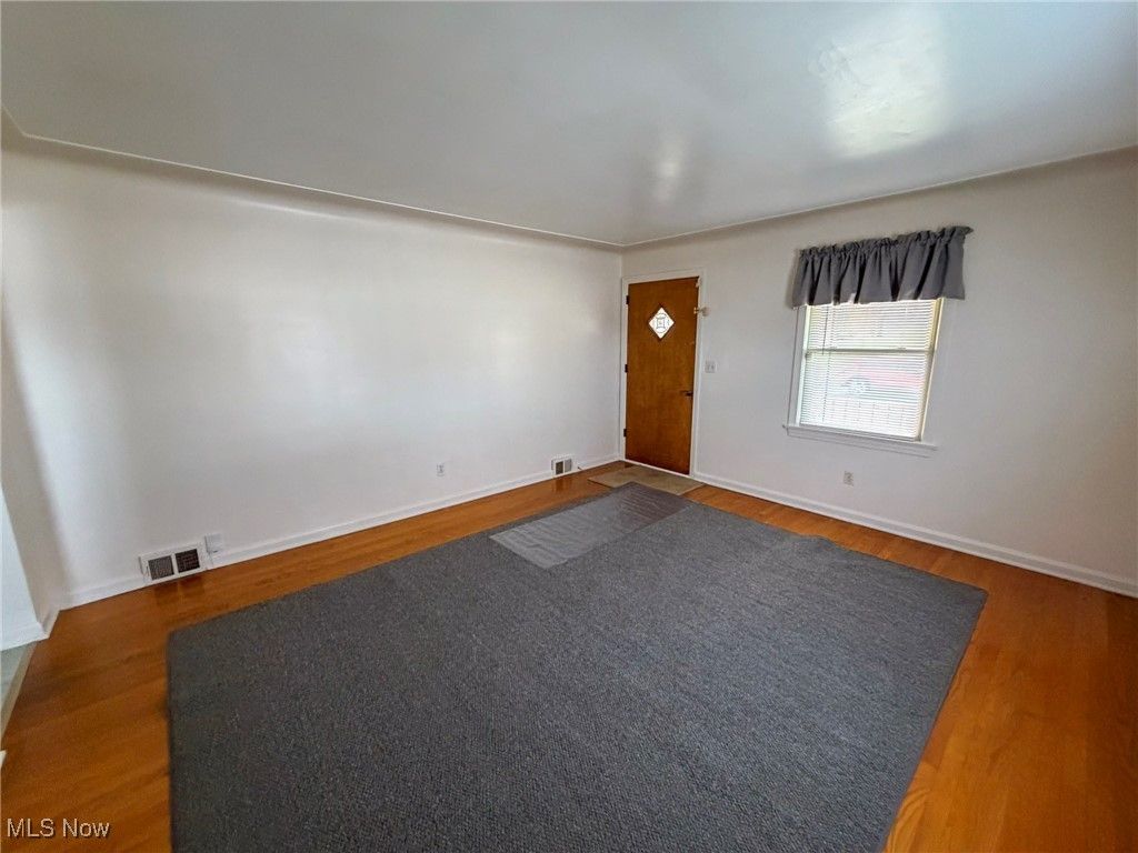 Photo of 433 N Hartford Avenue, Youngstown, OH 44509 (MLS # 5178764)