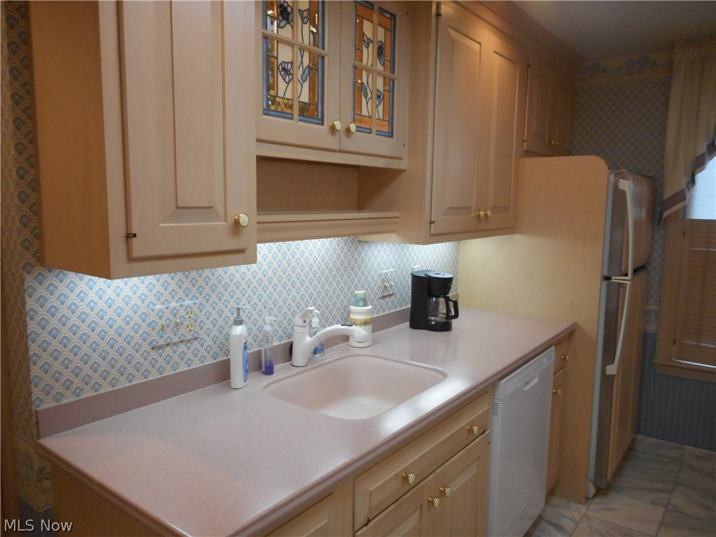Silver Lake Towers Condo - Residential