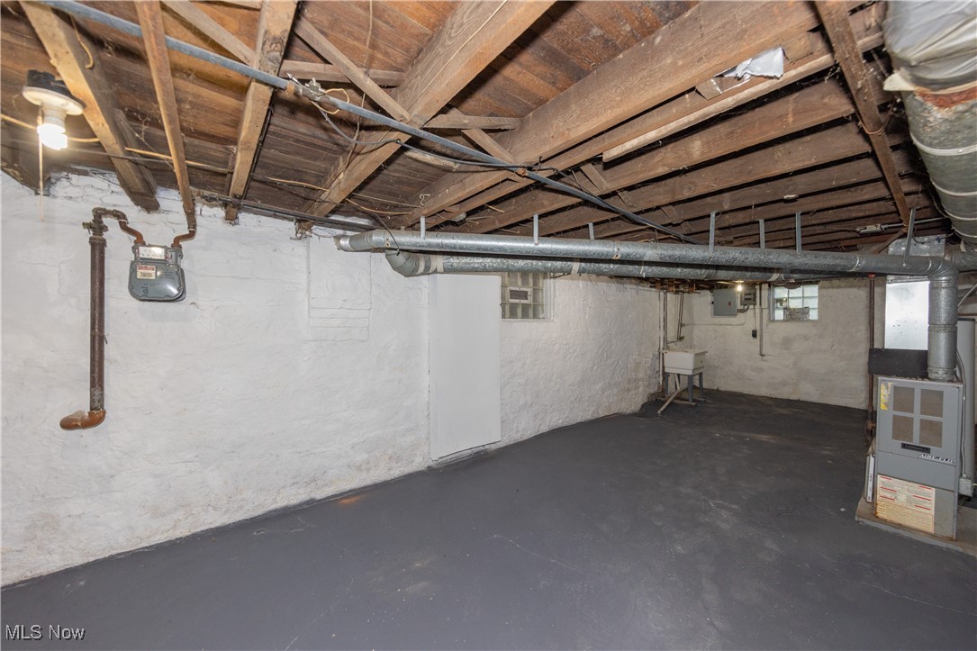 Cleveland, Ohio 44102, United States, 3 Bedrooms Bedrooms, ,1 BathroomBathrooms,Residential,Active,37448