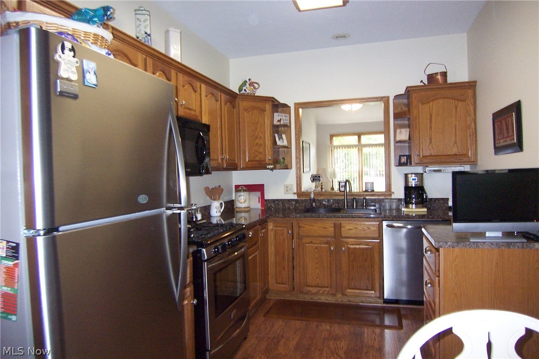 Greens Prestwick Condo - Residential