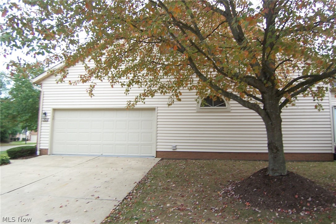 Greens Prestwick Condo - Residential