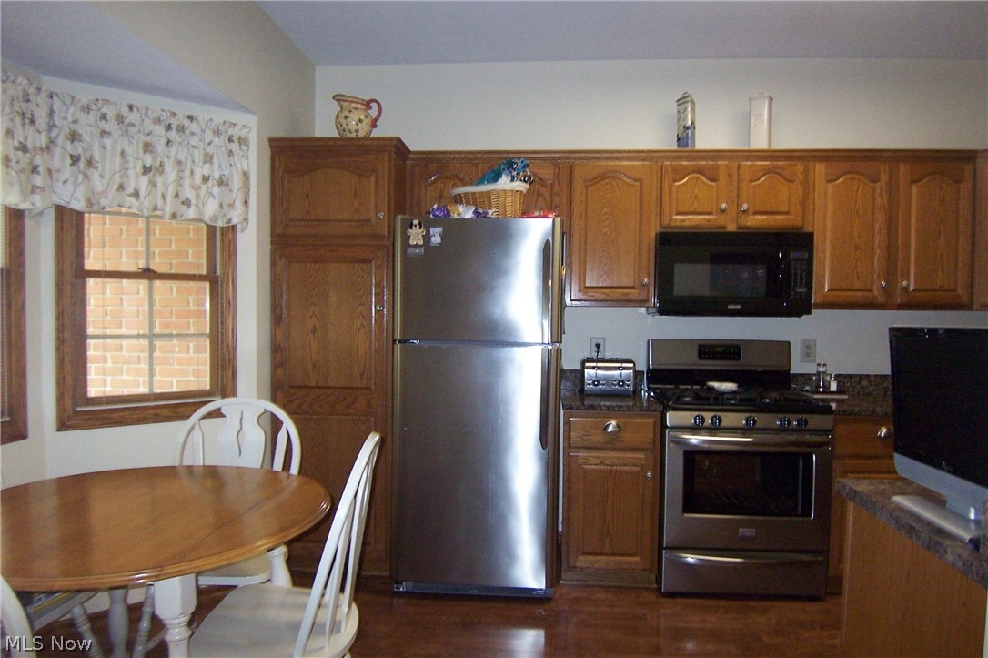 Greens Prestwick Condo - Residential