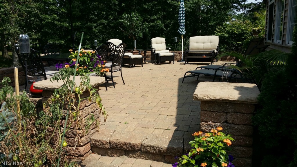 Oak Point Estate - Residential