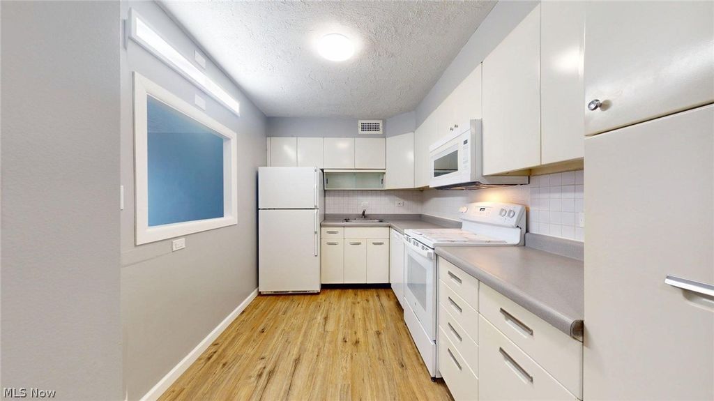 Photo of 12700 Lake Avenue #804, Lakewood, OH 44107 (MLS # 5207277)