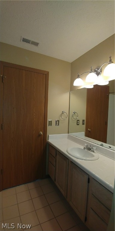 Courts Country Lakes Condo - Residential Lease