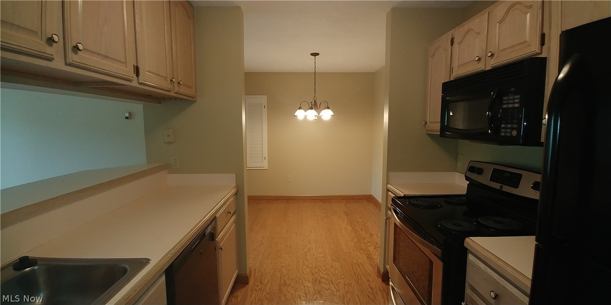 Courts Country Lakes Condo - Residential Lease