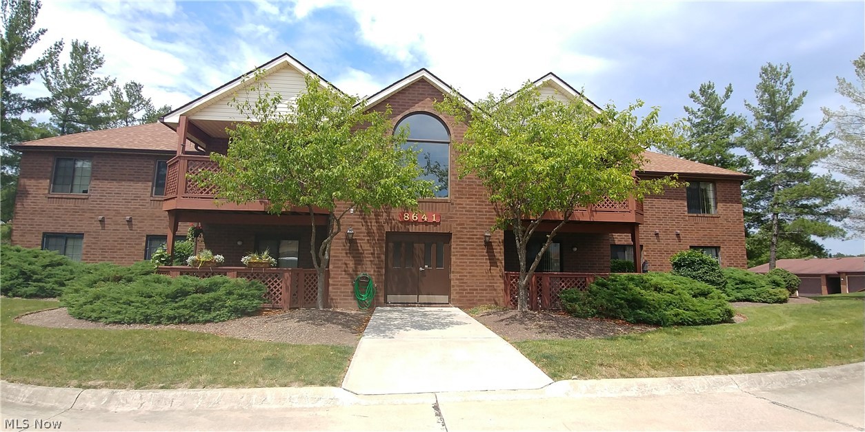 Courts Country Lakes Condo - Residential Lease