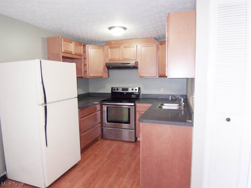 Huntington Park Condo - Residential