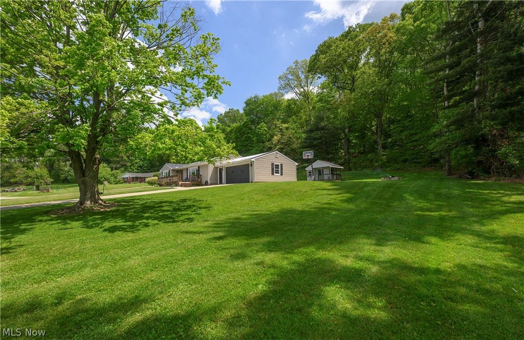 Photo of 6105 Wolf Run Road SE, Dennison, OH 44621 (MLS # 5211216)
