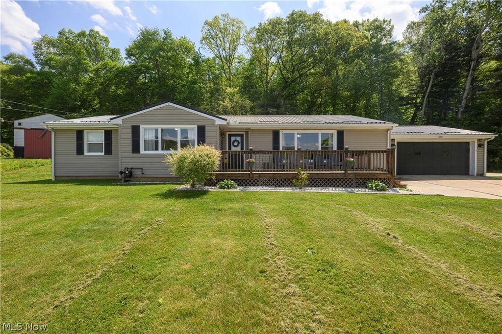 Photo of 6105 Wolf Run Road SE, Dennison, OH 44621 (MLS # 5211216)