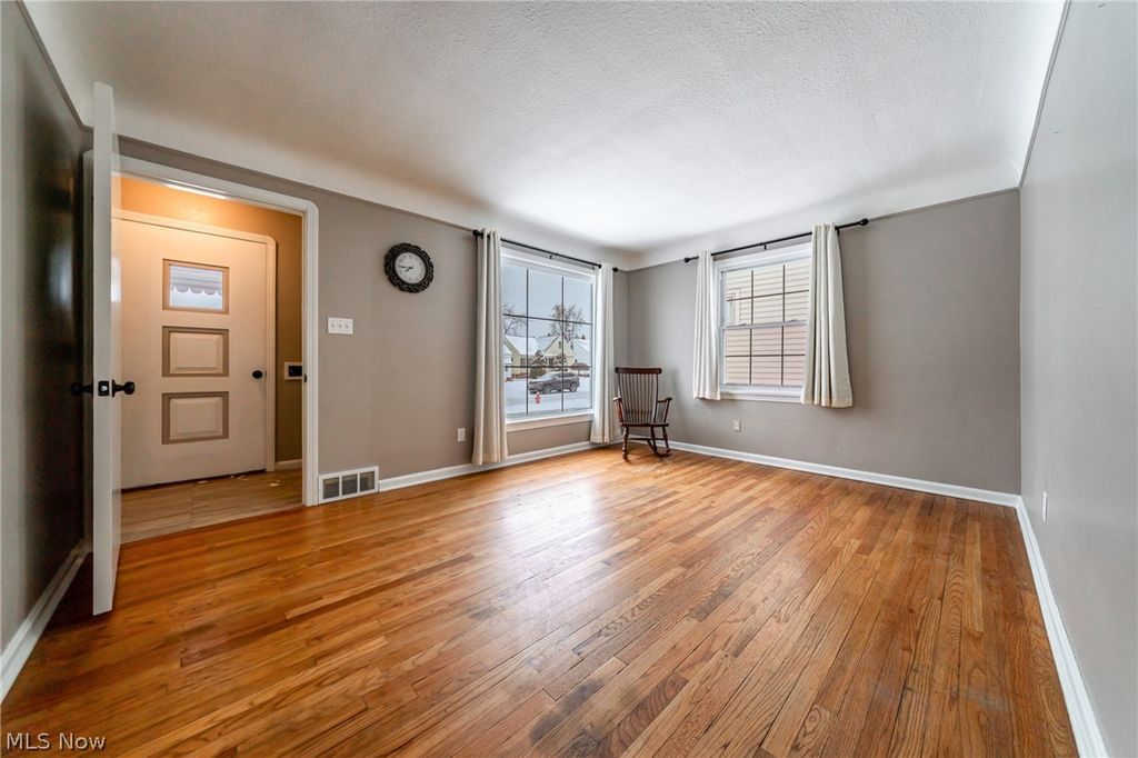 Photo of 3911 Woodway Avenue, Parma, OH 44134 (MLS # 5189689)