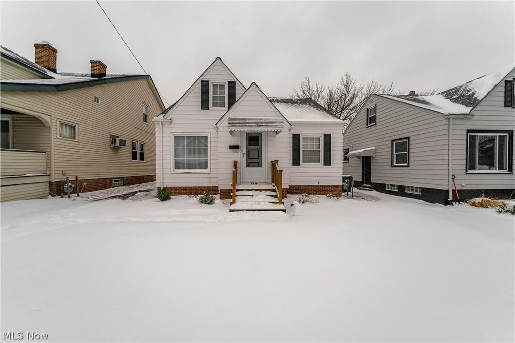 Photo of 3911 Woodway Avenue, Parma, OH 44134 (MLS # 5189689)