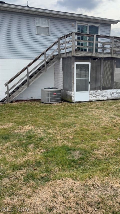 Tiny photo for 602 Williams Avenue, Williamstown, WV 26187 (MLS # 5187675)